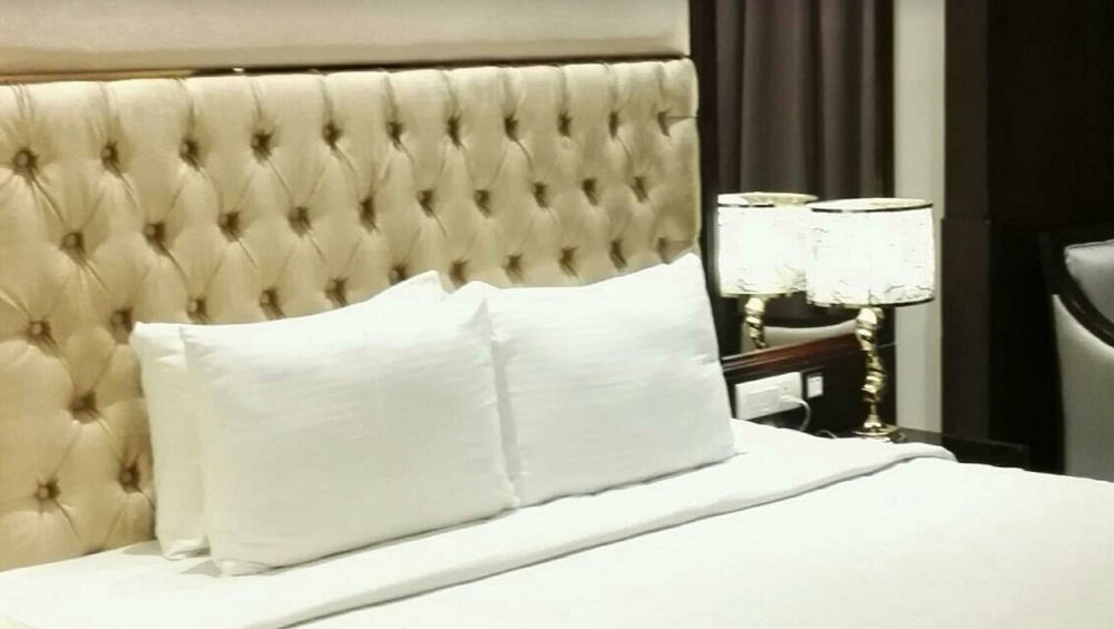 The Sunway Manor Hotell Pondicherry Eksteriør bilde